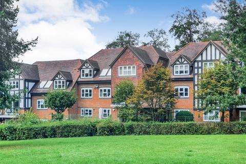 Harpenden AL5 3 bed flat for sale