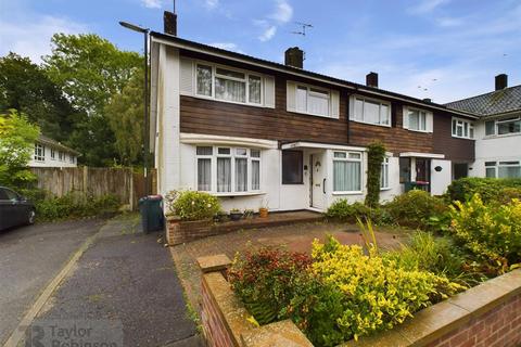 Gossops Green, Crawley 4 bed end of terrace house for sale