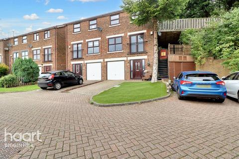 Nightingale Close, Biggin Hill 3 bed semi