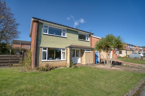 Pembroke Drive, Carlton in Lindrick, S81 4 bed detached house for sale