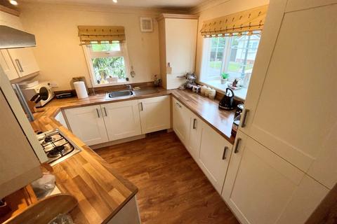 London Road, Dunkirk, Faversham, Kent 2 bed park home for sale