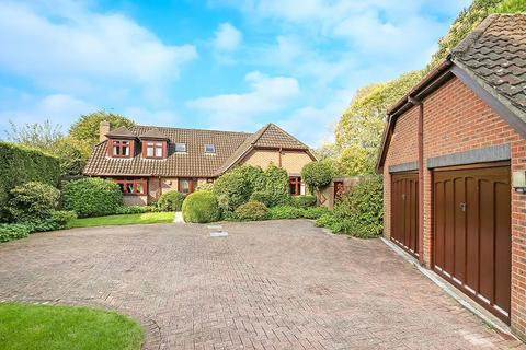 6 bedroom detached house for sale