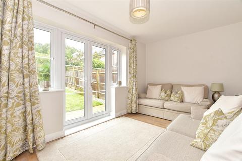 Field End, Billingshurst, West Sussex 3 bed semi