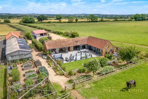 4 bedroom equestrian property for sale