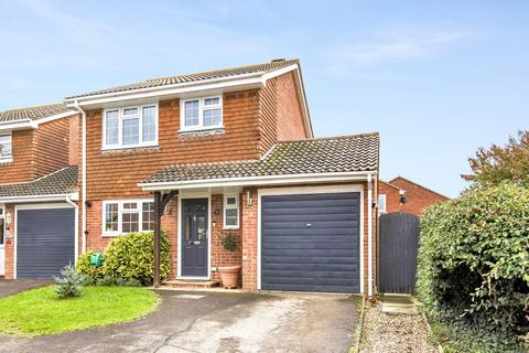 Farriers Close, Billingshurst, RH14 3 bed link detached house for sale