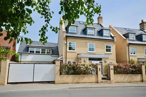 Queenborough Lane, Braintree, CM77 7 bed detached house for sale