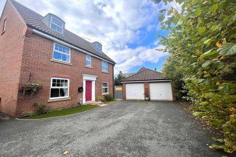 5 bedroom detached house for sale