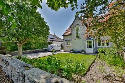 Tunstead Avenue, Simonstone, Ribble... 5 bed semi