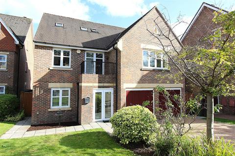 Water Mead, Chipstead 5 bed detached house for sale