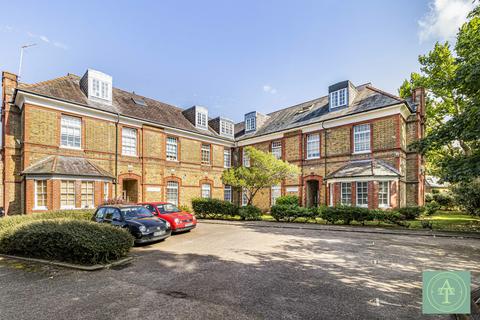 Pennington Drive, N21 2 bed flat for sale