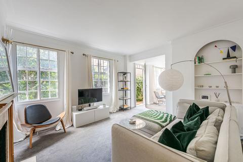 Kings Court South, Chelsea Manor... 1 bed flat for sale