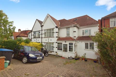 6 bedroom semi-detached house for sale