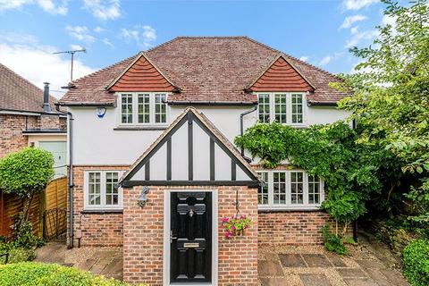 Beadles Lane, Oxted RH8 3 bed detached house for sale
