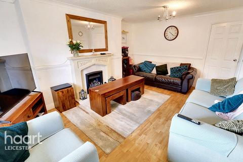 Twickenham Road, Leicester 3 bed terraced house for sale