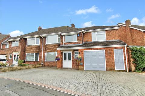 Crawley Avenue, Swindon SN3 4 bed semi