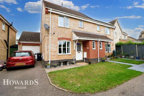 3 bedroom semi-detached house for sale