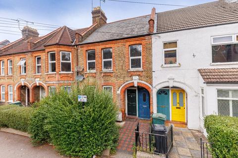 Brettenham Road, Walthamstow. 2 bed maisonette for sale