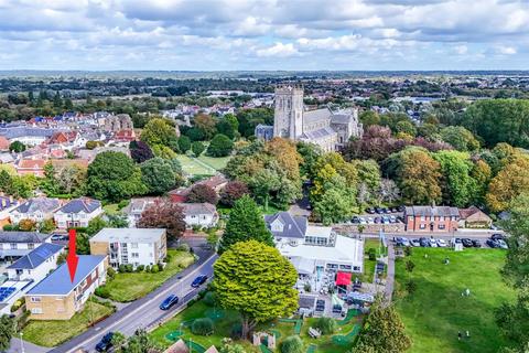 Queens Avenue, Christchurch, Dorset... 2 bed apartment for sale