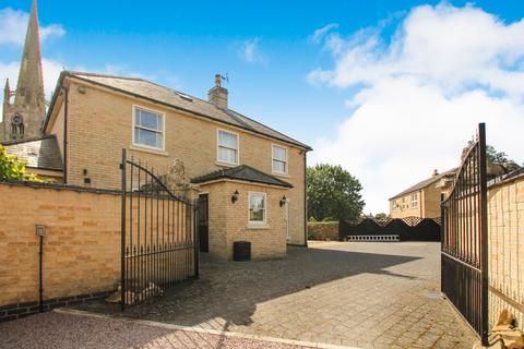 Market Place, Peterborough PE7 3 bed detached house for sale