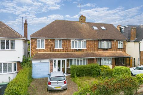 Lechmere Avenue, Essex IG7 4 bed semi