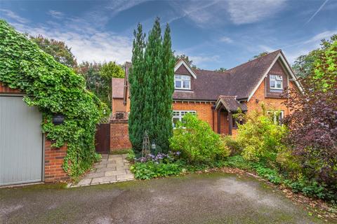 Henley Road, Maidenhead SL6 5 bed detached house for sale