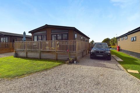 2 bedroom lodge for sale