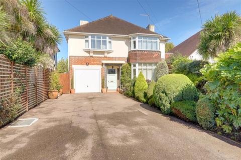 Trent Road, Worthing BN12 4 bed detached house for sale