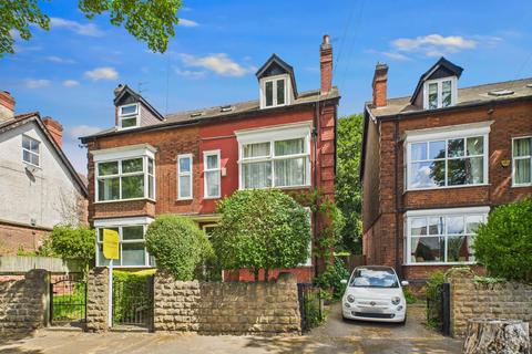 5 bedroom semi-detached house for sale
