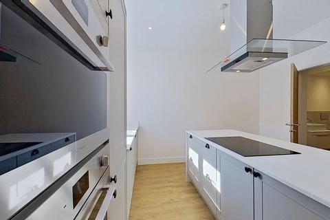 London Road, Deal CT14 3 bed terraced house for sale