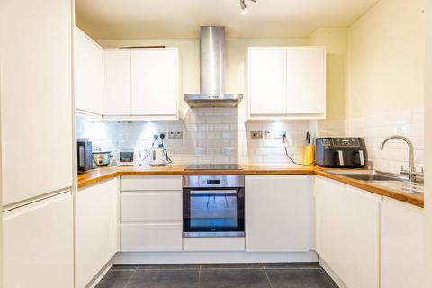 85 Fairfield Road, London E3 1 bed flat for sale