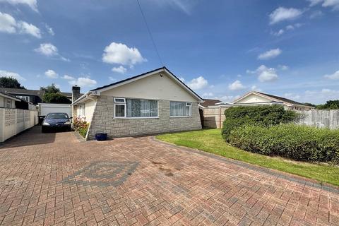 Ferndown 3 bed detached bungalow for sale