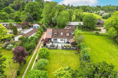 Langley Road, Chipperfield, WD4 4 bed detached house for sale