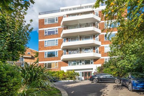 Victoria Drive, Southfields 3 bed flat for sale