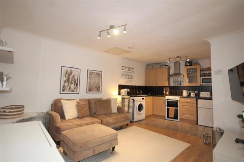 The Crescent, Bournemouth 2 bed apartment for sale