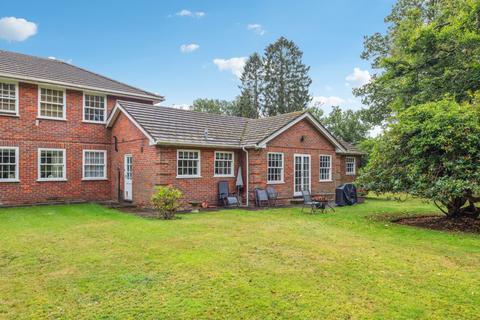 Collinswood Road, Farnham Common... 3 bed bungalow for sale