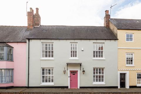 4 bedroom terraced house for sale