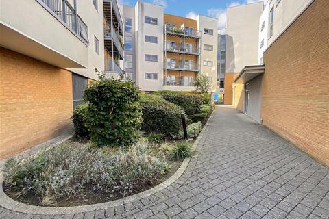 Sovereign Way, Tonbridge, Kent 2 bed flat for sale