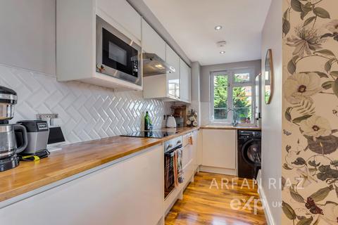 Ashford Road, London NW2 2 bed flat for sale