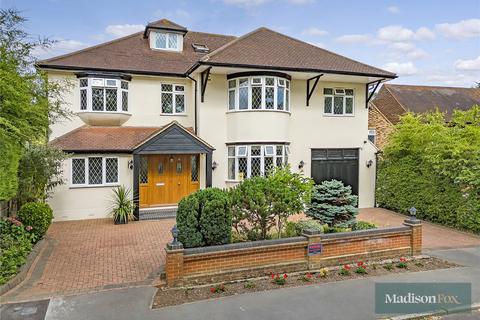 Lee Grove, Essex IG7 6 bed detached house for sale