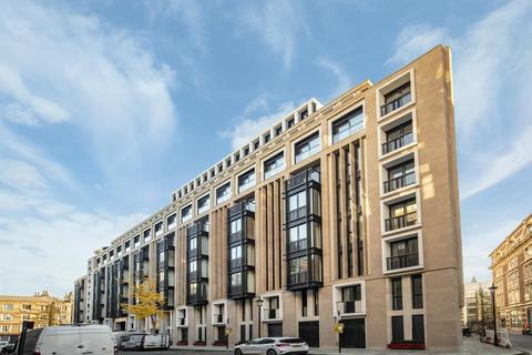 Portugal Street, Covent Garden... 1 bed flat for sale