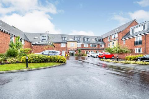 Waverley Court, Waverley Gardens... 1 bed apartment for sale