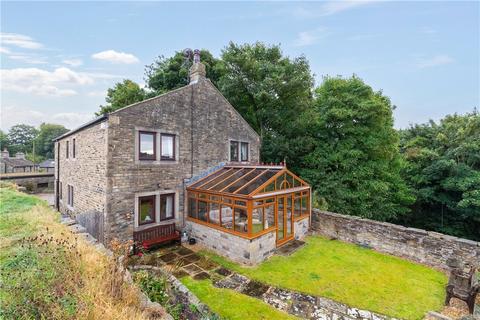 Kildwick, North Yorkshire, BD20 5 bed detached house for sale