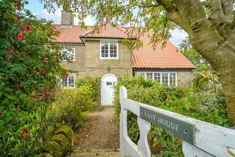 East House, Shoreston... 4 bed semi