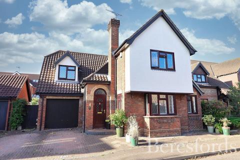 Dolby Rise, Chelmsford, CM2 4 bed detached house for sale