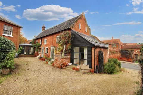 Burgh Road, Aylsham 3 bed cottage for sale