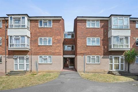 Ibscott Close, Dagenham, Essex 1 bed apartment for sale