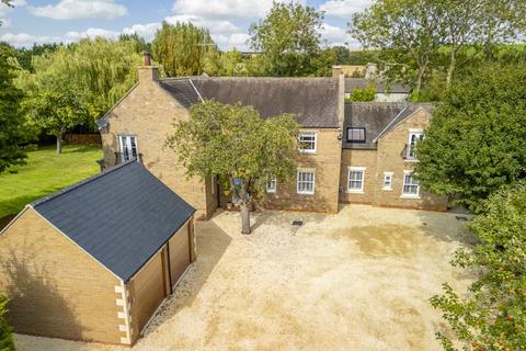 Granary Court, Grantham NG32 5 bed detached house for sale