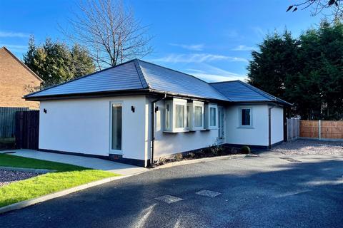 Spies Gardens, Halesowen 2 bed detached bungalow for sale