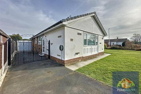 Kingston Crescent, Southport PR9 3 bed detached bungalow for sale