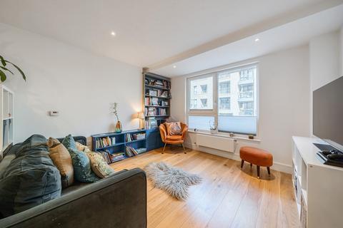 Gullivers Walk, London 1 bed maisonette for sale